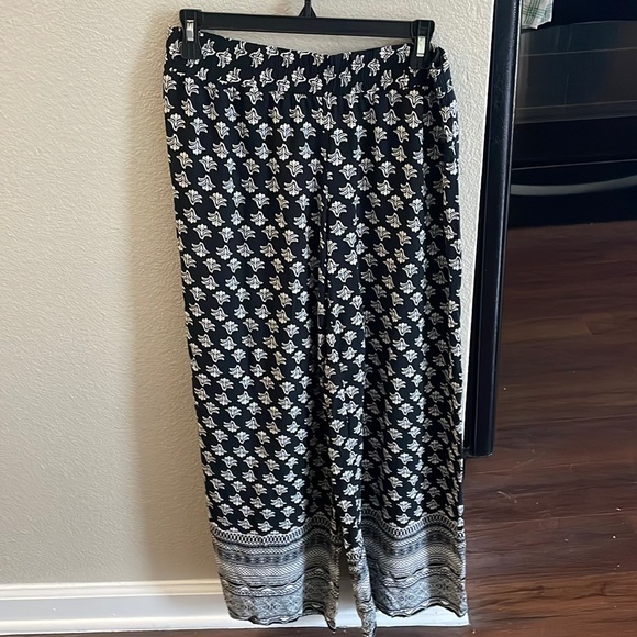New directions patterned float pants - Picture 1 of 2